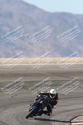 media/Oct-30-2025-Racers Edge (Thu) [[dabbdaf680]]/3-B Group/Session 2 (Bowl Exit)/